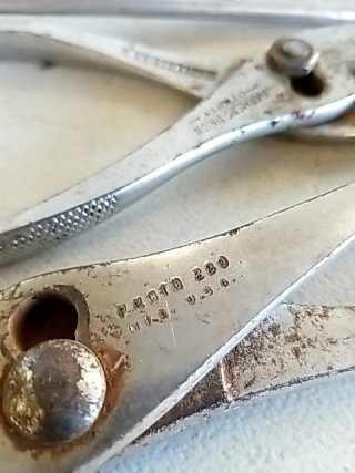Item #259 — ASSORTED Hand Tools & Pliers Lot photo 4 of 7