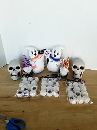 Item #409 — Halloween Decor & Craft Supplies photo 1 of 5