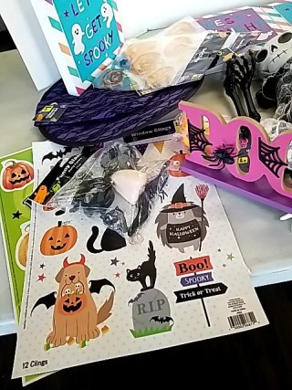 Item #353 — Halloween Party Supplies Lot photo 6 of 6