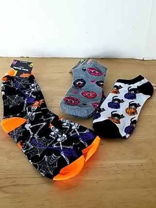 Item #390 — New Halloween Themed Socks Ladies 4-10 photo 1 of 2