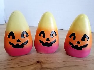 Item #68 — Vintage Ceramic Candy Corn Jack-o-Lanter 5 in
