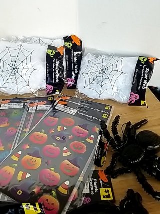 Item #297 — Halloween Decorations Lot photo 5 of 6