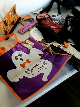 Item #286 — Halloween Decor Bundle photo 5 of 5