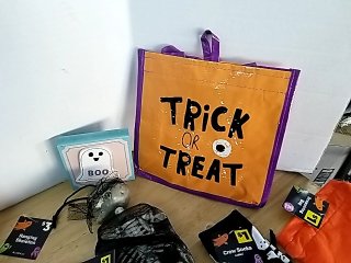 Item #194 — New Halloween Party Supplies Lot photo 5 of 6