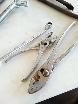 Item #259 — ASSORTED Hand Tools & Pliers Lot photo 3 of 7