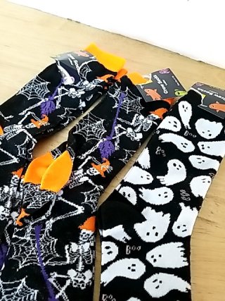 Item #425 — New Halloween Socks Bundle Ladies 4-10 photo 2 of 2