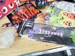 Item #184 — New Halloween Decorations & Party Supplies photo 2 of 6