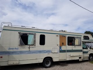 Item #1 — 1993 White Ford Econoline	26-00299 photo 3 of 5