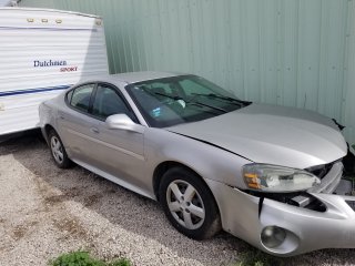 Item #2 — 2007 Silver Pontiac Grand Am	26-01352 photo 2 of 5