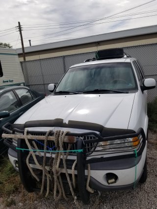 Item #4 — 1998 White Lincoln Navigator	26-01821 photo 2 of 8