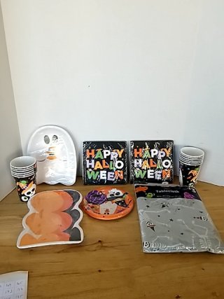 Item #158 — New Halloween Party Supplies Set photo 1 of 7