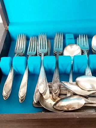 Item #42 — Vintage Flatware Set in Wooden Case photo 4 of 5