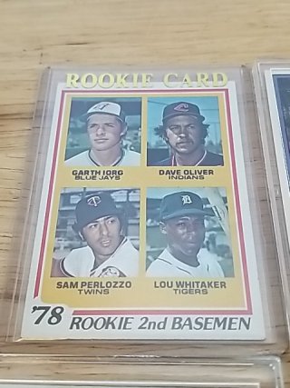 Item #181 — 3 Cal Ripken, Alex Rodriquez, 2 Lou Whitaker, rookie cards photo 2 of 7