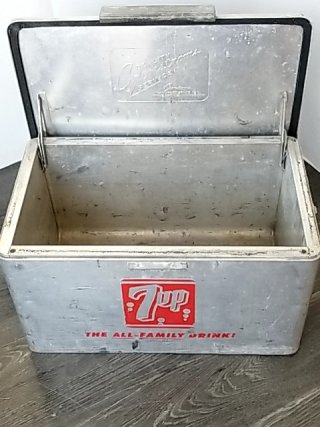 Item #85 — VINTAGE 7UP Metal Cooler 22 by 14 by 13 inch photo 6 of 8