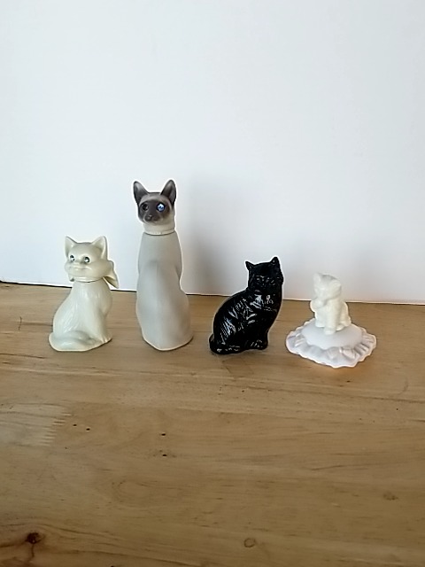 Item #272 — Vintage Cat Figurines,  Avon, one missing eye photo 1 of 5