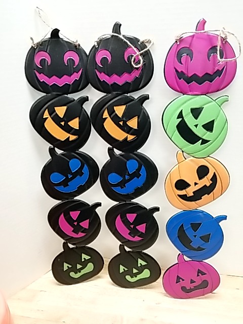 Item #150 — New Halloween Pumpkin String Lights Metal, 20 in