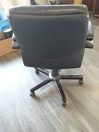 Item #278 — Black Leather Office Chair photo 5 of 5