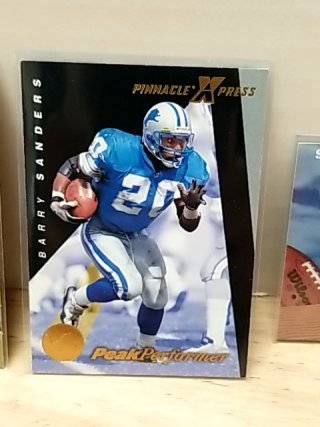 Item #88 — Barry Sanders Detroit Lions Trading Card photo 3 of 5