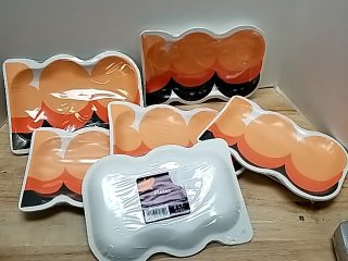 Item #69 — New Halloween Plates photo 1 of 4