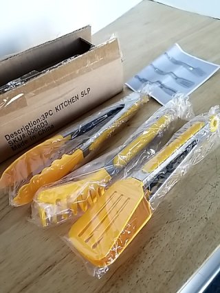 Item #296 — New 3PC Kitchen Utensil Set photo 2 of 3