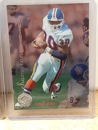 Item #15 — 1995 Rookie Terrell Davis Broncos Football Cards photo 2 of 5