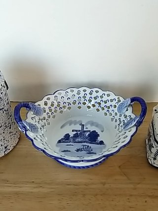 Item #204 — Blue & White Ceramic Collection Good shape, tallest 6 inch photo 3 of 5