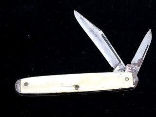 KNIVES