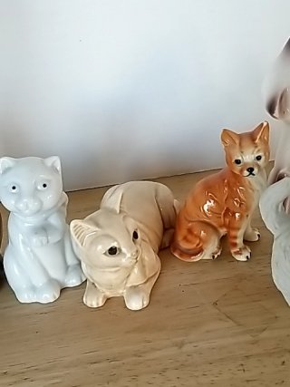 Item #269 — Vintage Ceramic Cat Figurines Some have chips photo 4 of 6