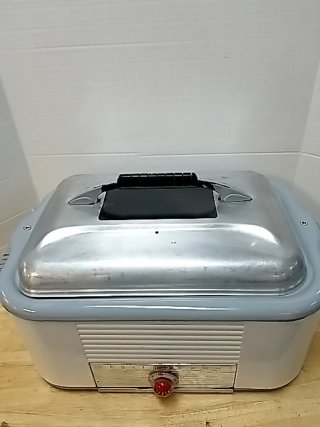 Item #135 — Westinghouse Vintage Roaster Working condition photo 2 of 4
