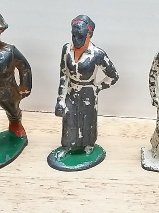 Item #14 — Vintage Toy Soldiers, each approx 3 inch photo 4 of 5