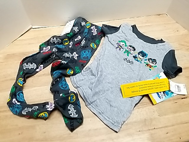 Item #347 — New Batman Kids Outfit Set 4T