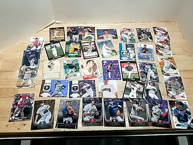 Item #85 — Baseball Card Collection photo 1 of 8