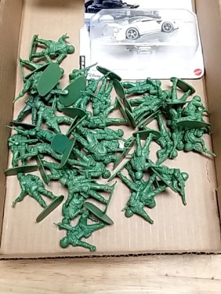 Item #522 — Toy Lot: Monster Truck, Star Wars, Soldi photo 2 of 4