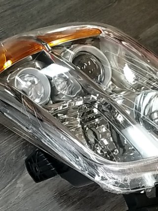 Item #440 — NEW headlights, Fits 2007, 2008, 2009, Honda Pilot photo 3 of 5
