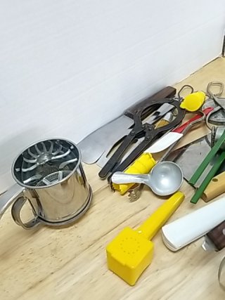 Item #449 — Vintage Kitchen Utensil Lot photo 2 of 4
