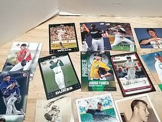 Item #85 — Baseball Card Collection photo 4 of 8