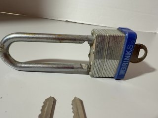 Item #528 — Brinks Padlock with 3 Keys photo 4 of 4