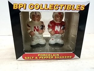 Item #138 — New Nebraska Cornhuskers Salt & Pepper Shake