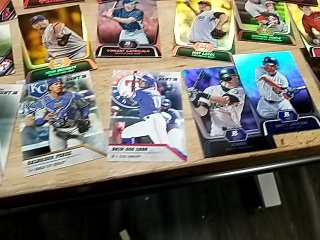 Item #86 — Baseball trading cards collection photo 10 of 11