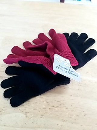 Item #546 — New Ladies Texting Gloves 2pk