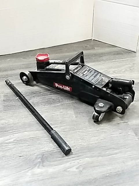 Item #119 — PRO-Lift Hydraulic Floor Jack photo 1 of 4