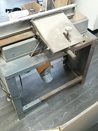 Item #103 — ROCKWELL 6" Jointer 42 inch tall photo 4 of 5