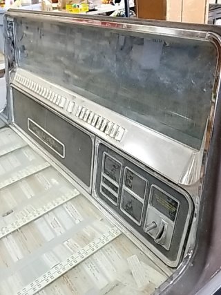 Item #4 — Wurlitzer Statesman Jukebox Please read description photo 3 of 9