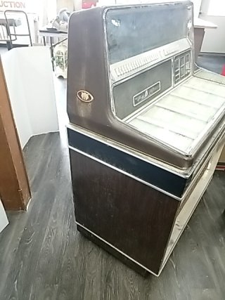 Item #4 — Wurlitzer Statesman Jukebox Please read description photo 9 of 9